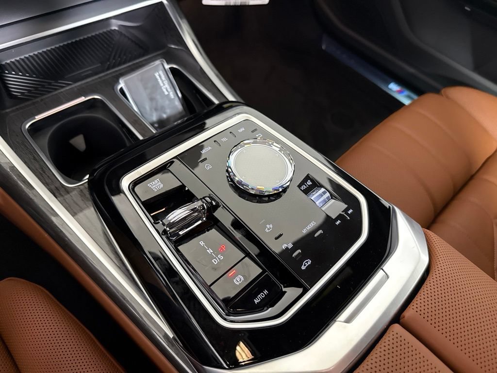 New 2026 BMW 750e xDrive w/ Executive Package AWD/4WD image 11