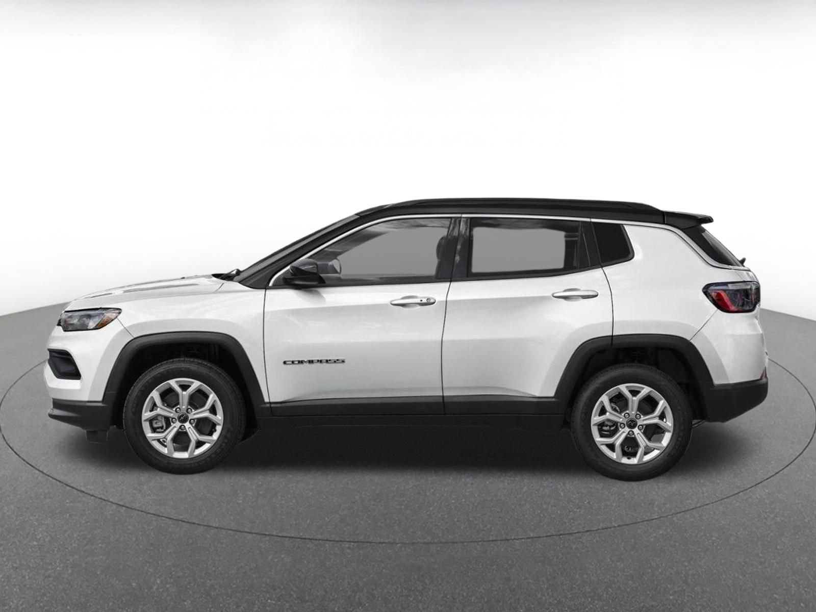 Used 2025 Jeep Compass Limited AWD/4WD image 3