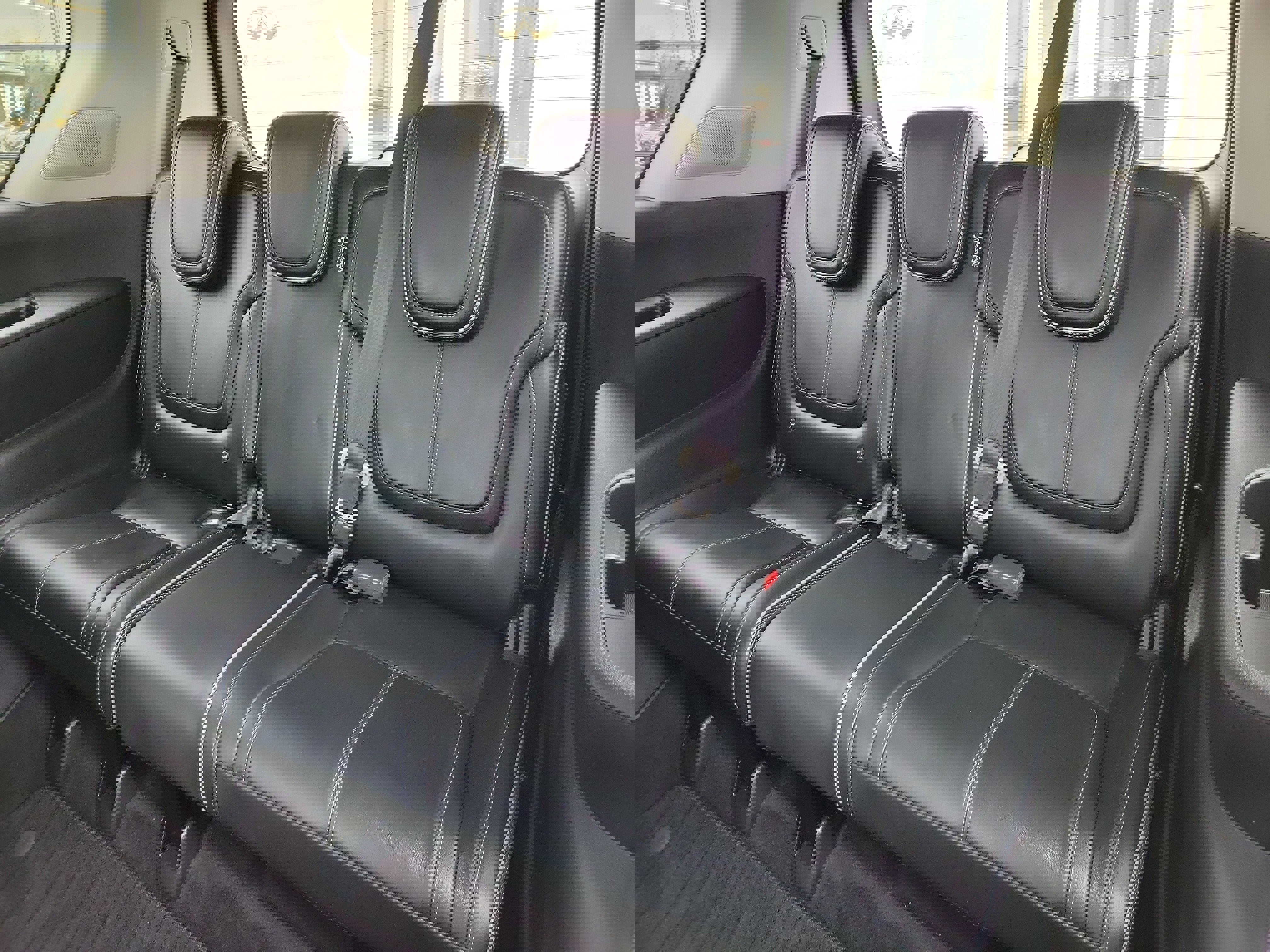 Used 2025 INFINITI QX80 Sensory image 30