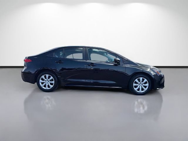 Used 2024 Toyota Corolla LE image 2