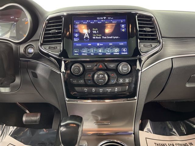 Used 2020 Jeep Grand Cherokee Limited AWD/4WD image 25