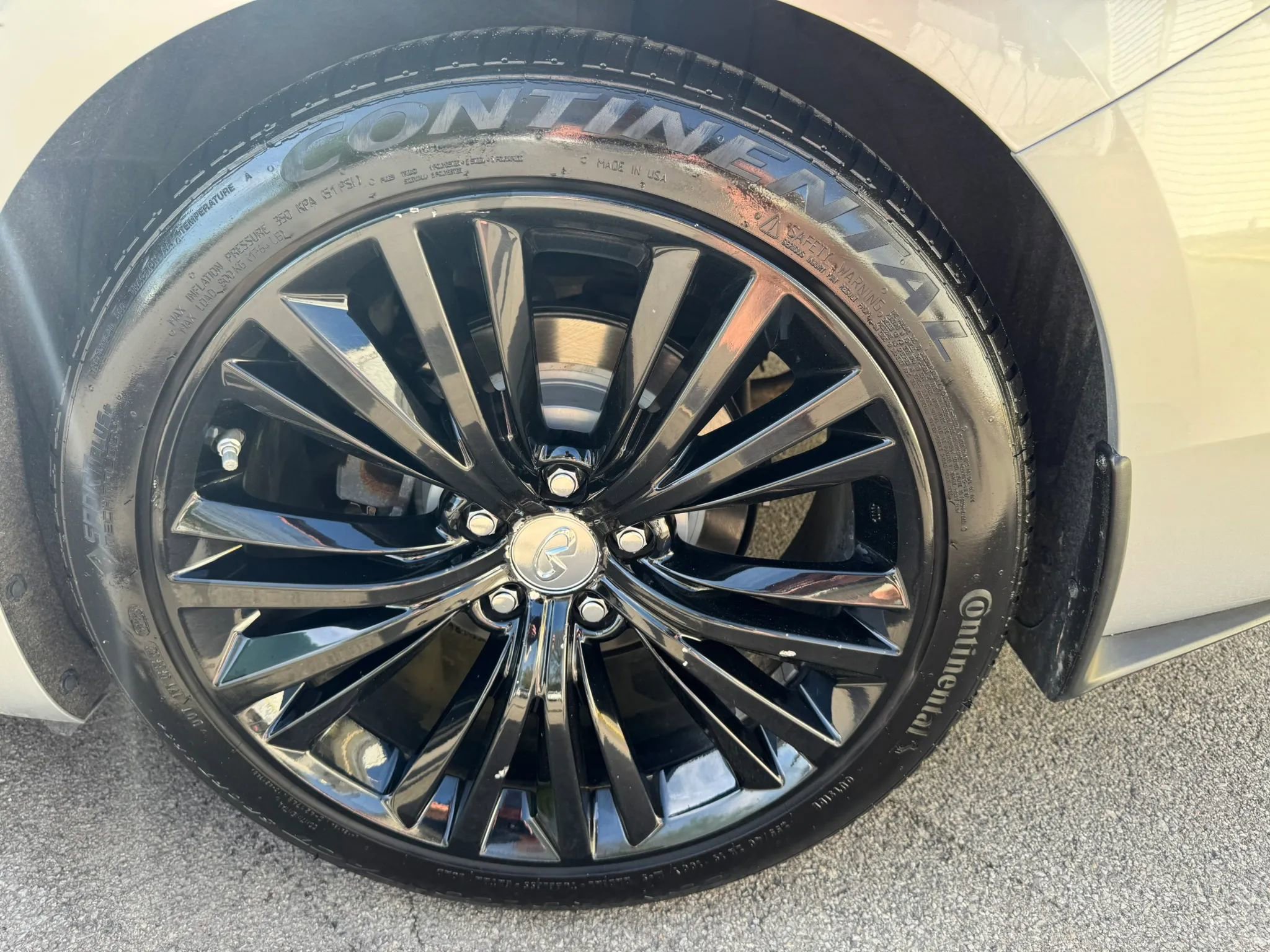 Used 2017 INFINITI Q60 3.0t w/ Premium Plus Package 3.0T AWD/4WD image 26