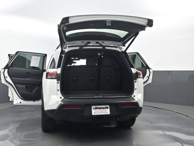 Used 2025 Nissan Pathfinder Rock Creek AWD/4WD image 37