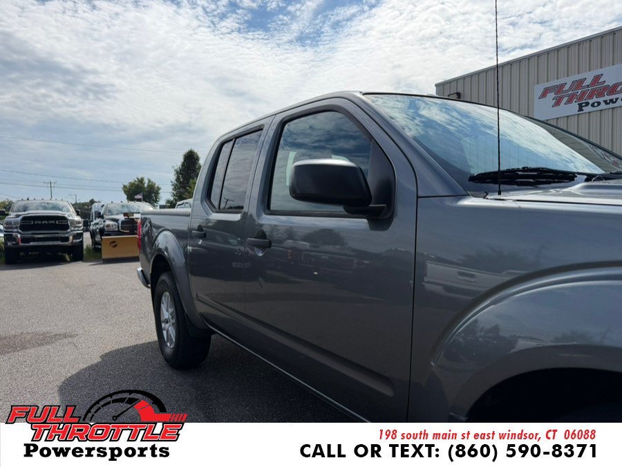 Used 2018 Nissan Frontier SV AWD/4WD image 2