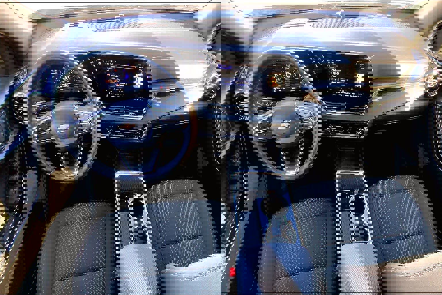 Certified 2025 Chevrolet Equinox LT w/ Safety and Technology Package image 12