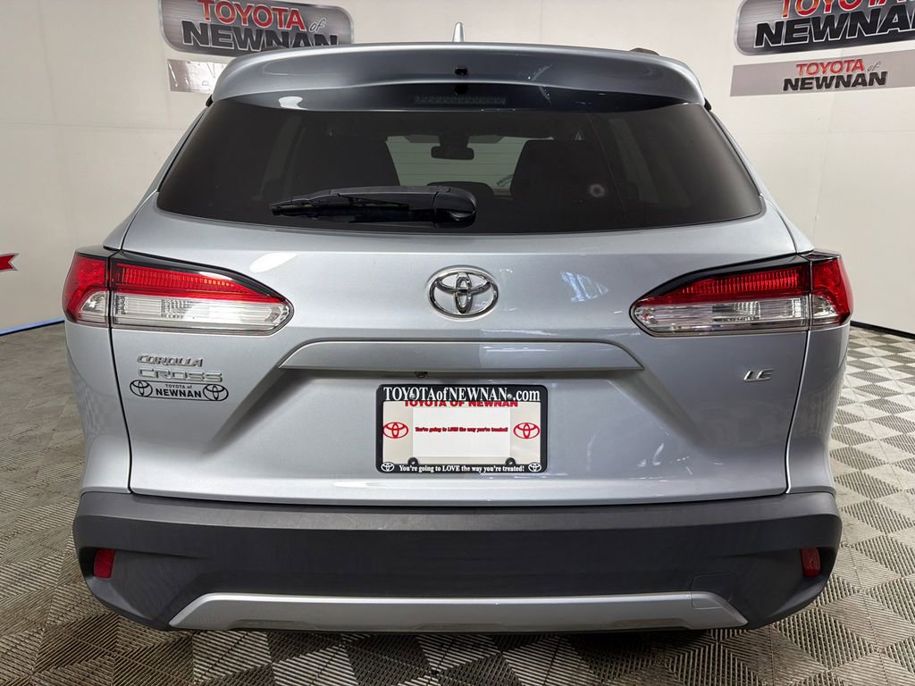 Used 2022 Toyota Corolla Cross LE w/ Moonroof Package FWD image 5