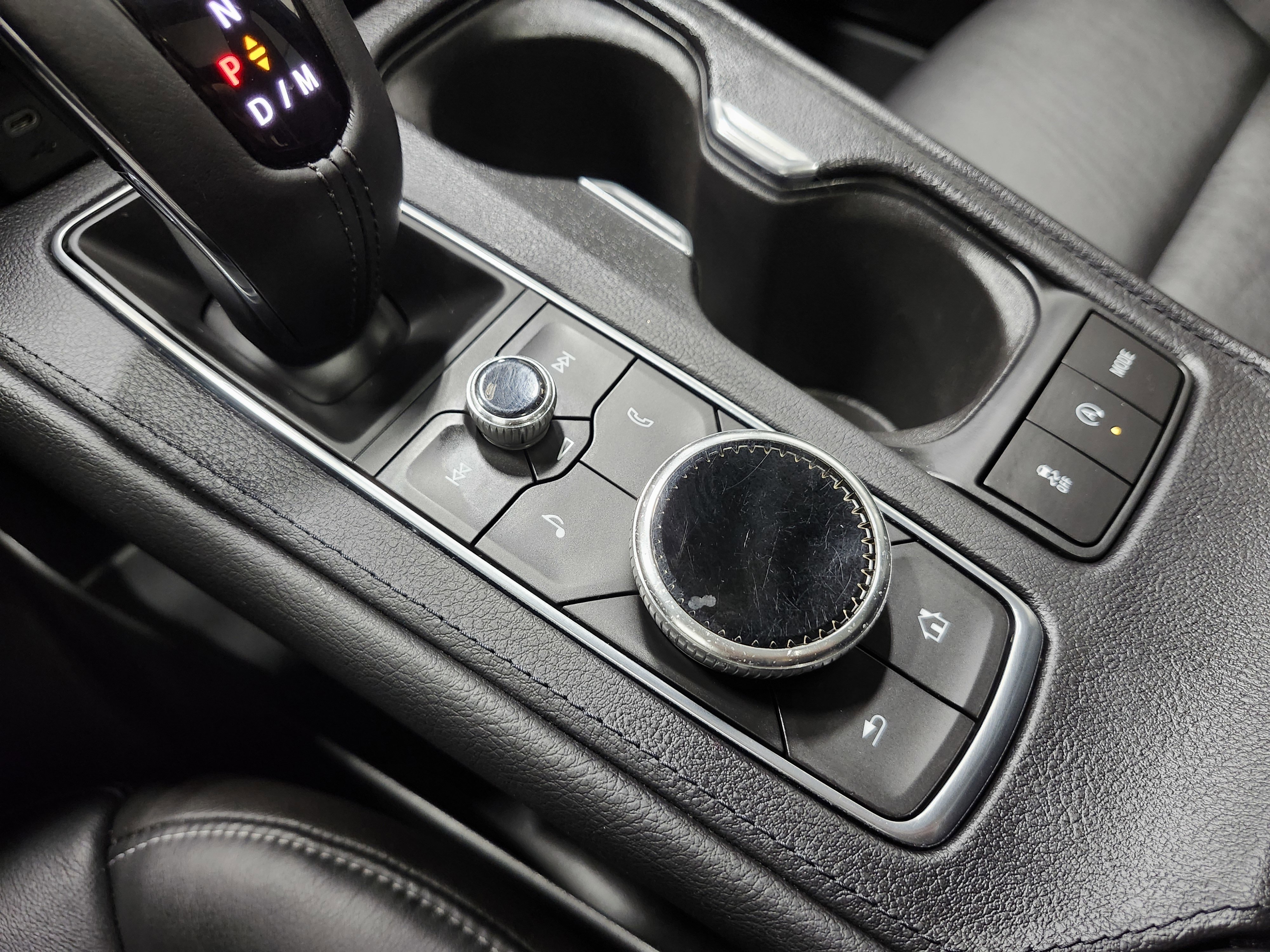 Used 2019 Cadillac XT4 Premium Luxury image 10