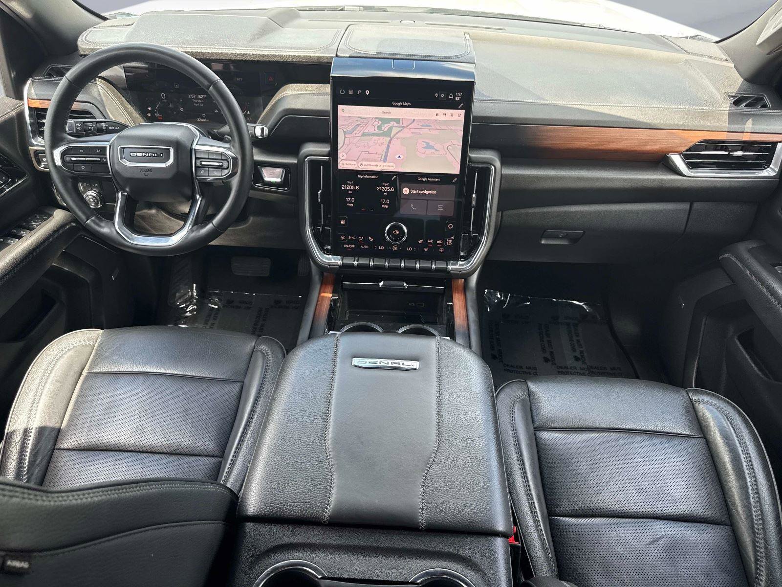 Used 2025 GMC Yukon Denali RWD image 18