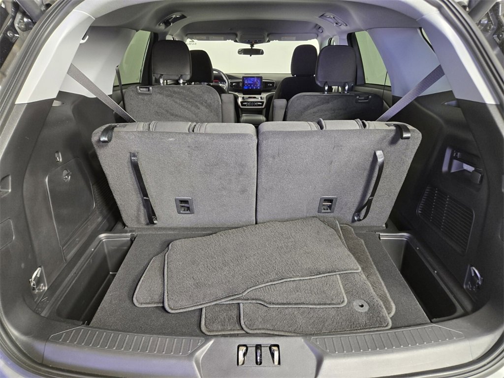 Used 2023 Ford Explorer XLT image 18