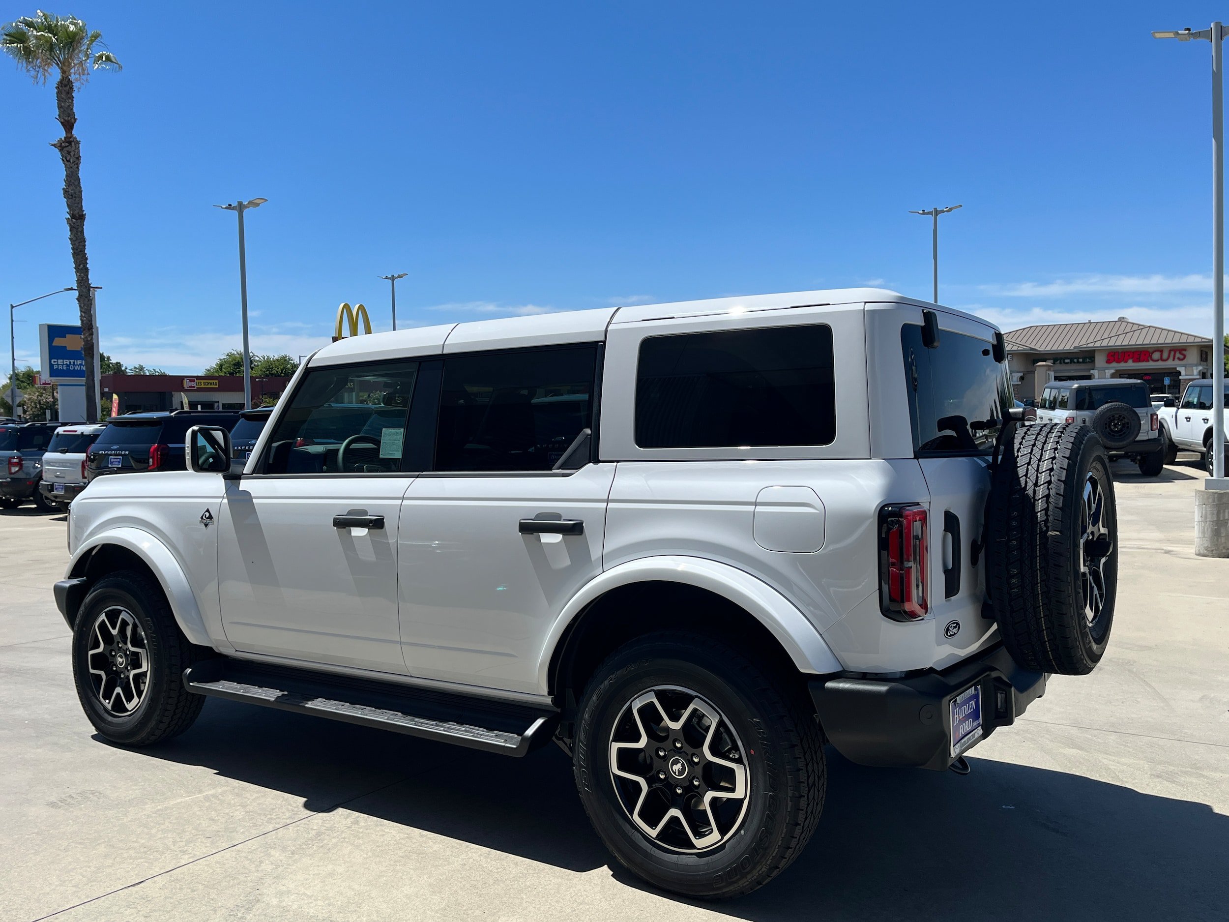 New 2026 Ford Bronco Outer Banks AWD/4WD image 3