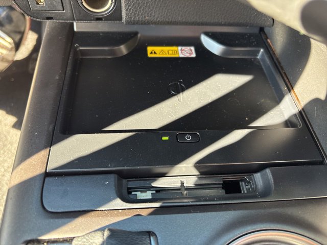 Used 2022 Toyota Camry XSE image 23