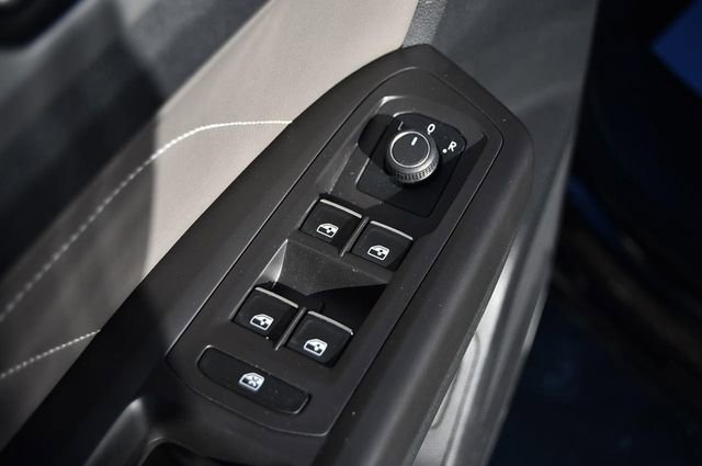 Certified 2023 Volkswagen Atlas SE image 8