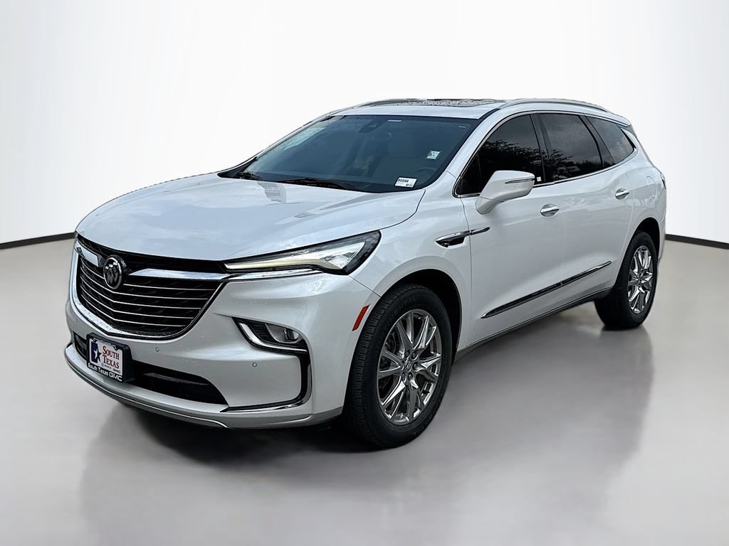 Used 2023 Buick Enclave Essence w/ Experience Buick Package FWD image 3