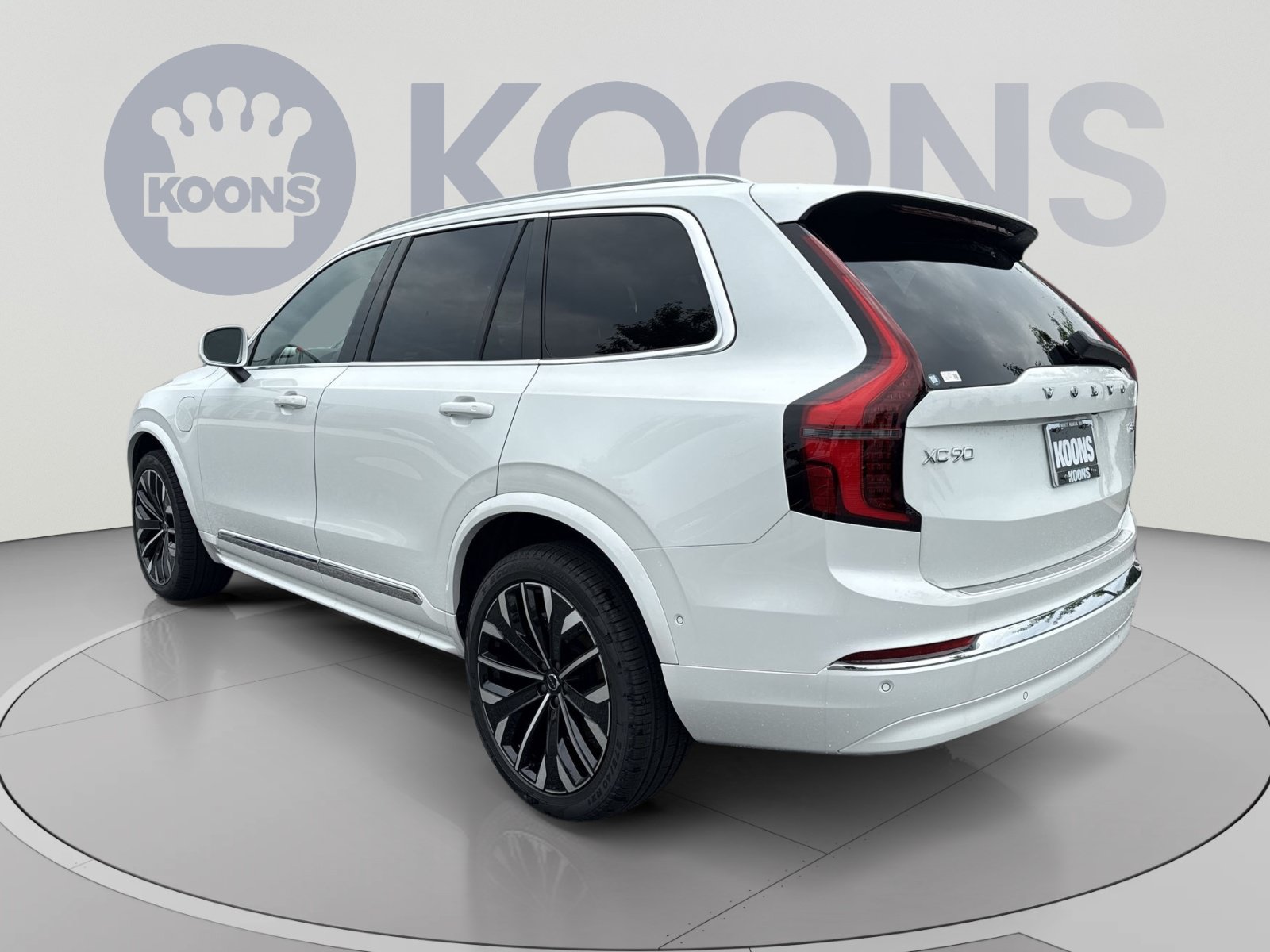 New 2026 Volvo XC90 T8 Ultra w/ Protection Package Premier AWD/4WD image 4