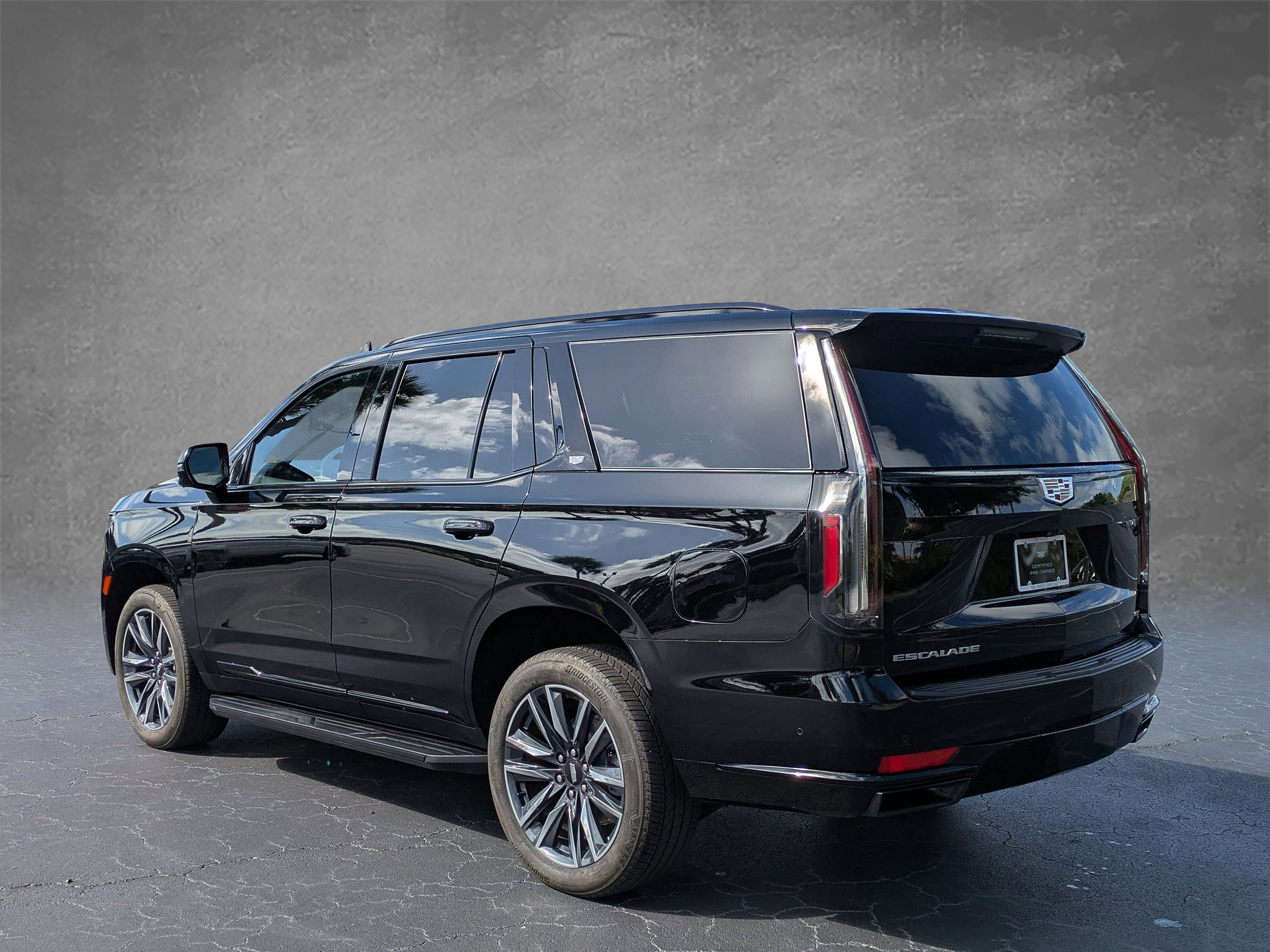 Certified 2024 Cadillac Escalade Sport AWD/4WD image 4