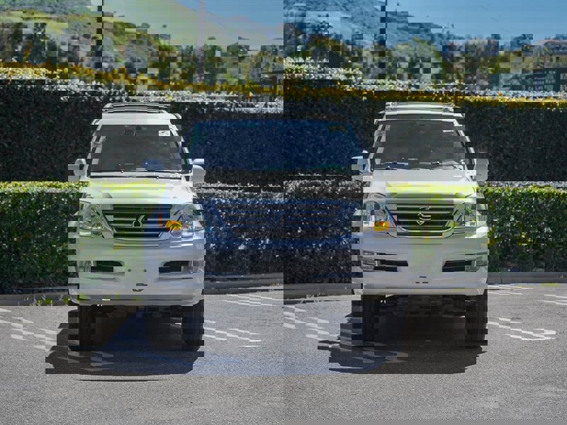 Used 2004 Lexus GX 470 image 2