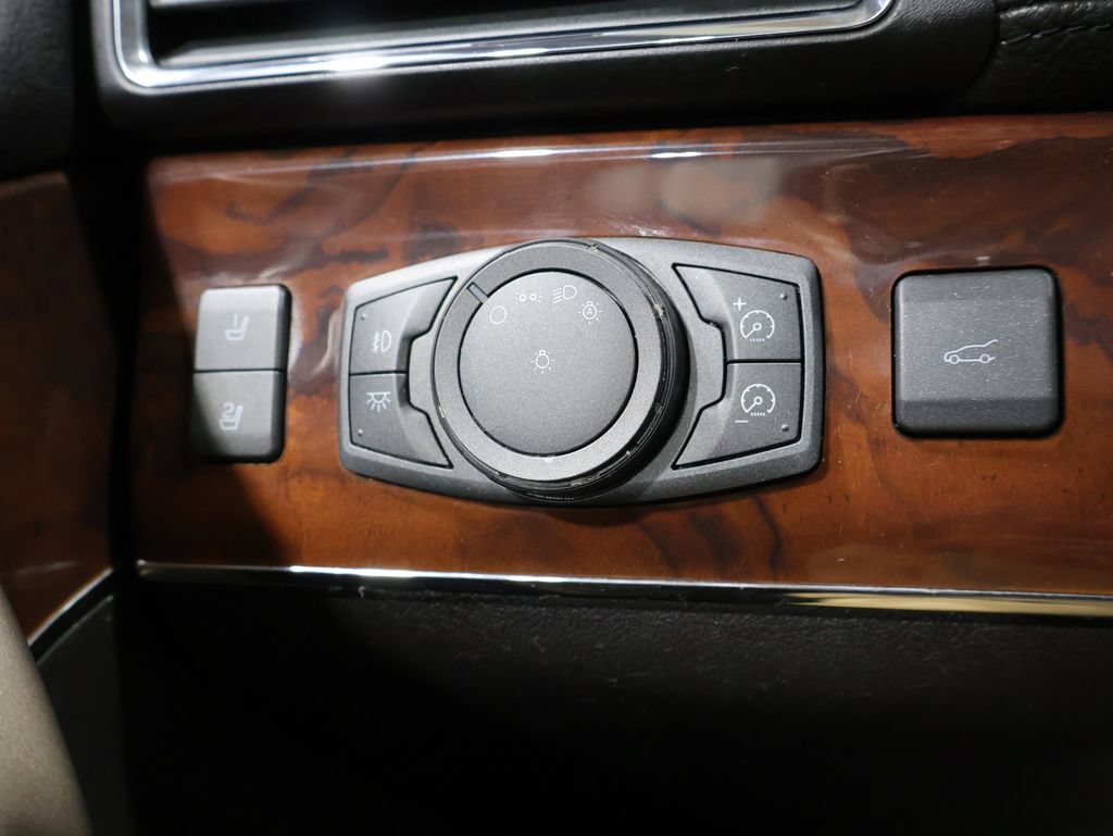 Used 2013 Lincoln MKX AWD image 30
