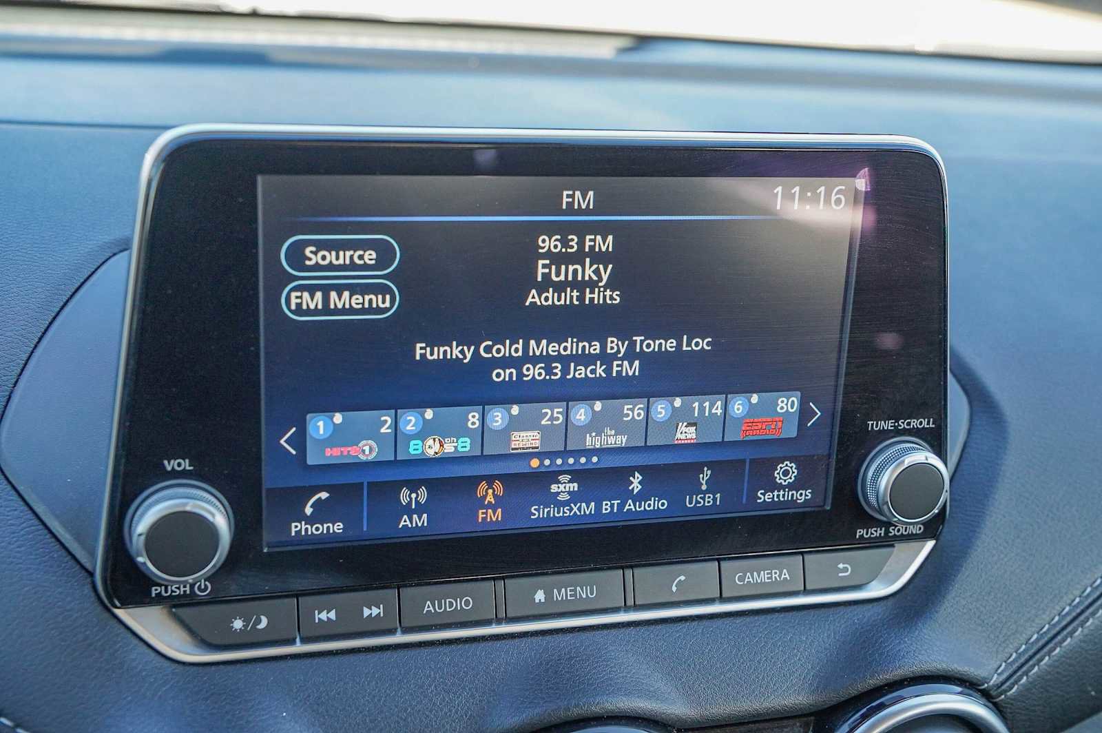 Used 2024 Nissan Sentra SV image 17