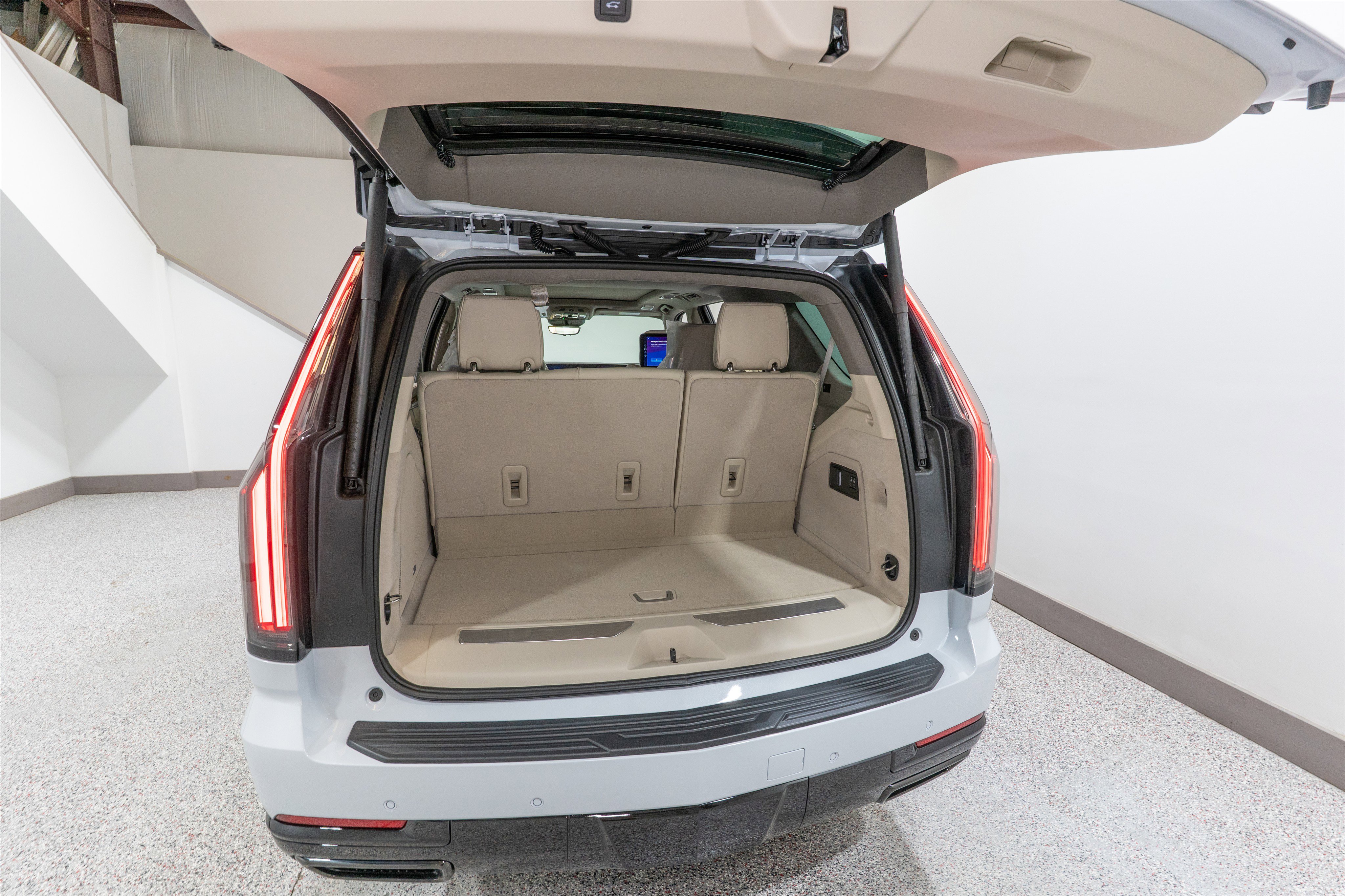 Used 2026 Cadillac Escalade Platinum Sport AWD/4WD image 45