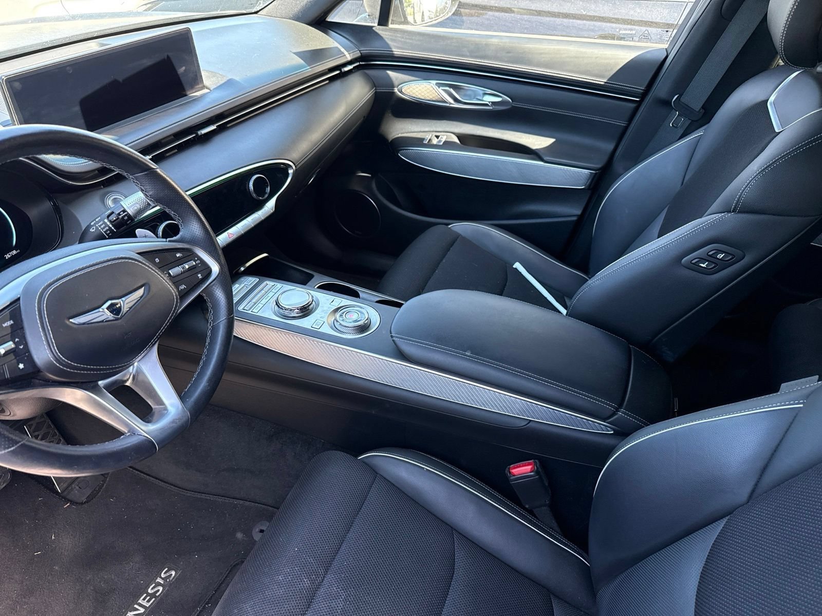 Used 2024 Genesis GV70 2.5T w/ Sport Prestige Package AWD/4WD image 5
