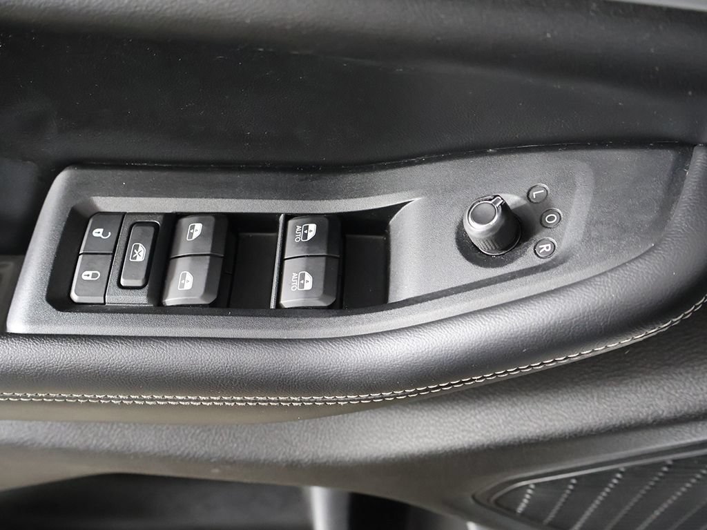 Used 2023 Jeep Grand Cherokee Limited AWD/4WD image 37