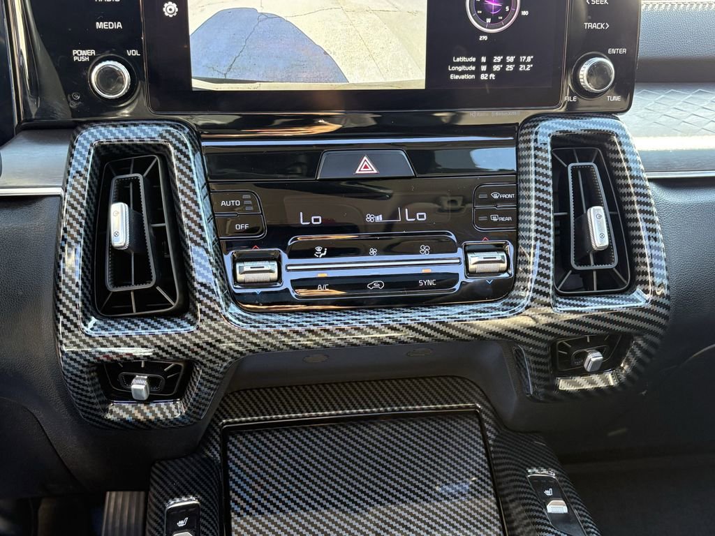 Used 2023 Kia Sorento SX image 22