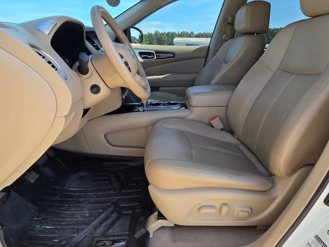 Used 2014 Nissan Pathfinder Platinum w/ Platinum Premium Package FWD image 17