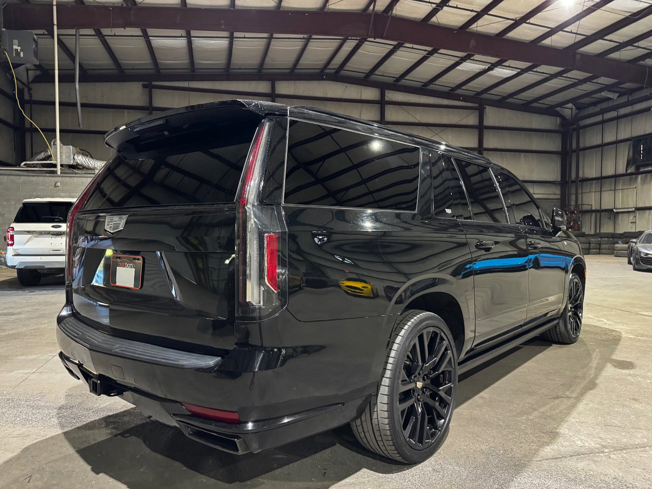 Used 2021 Cadillac Escalade ESV Sport Platinum w/ LPO, ONYX Package image 5