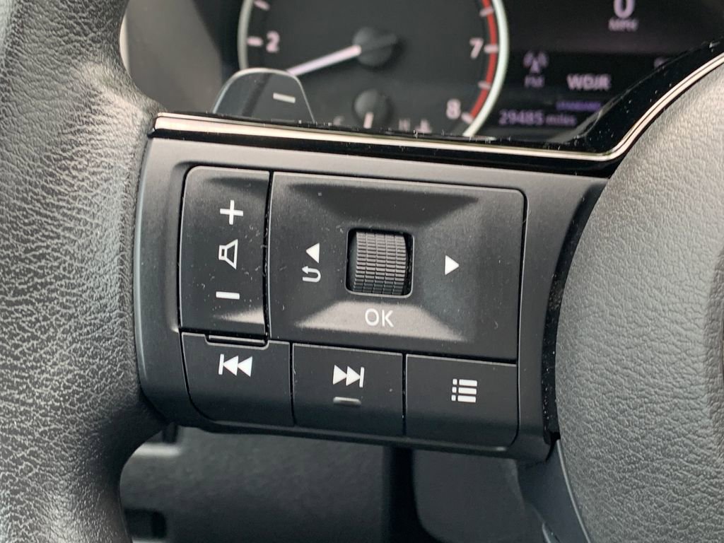 Used 2023 Nissan Rogue SV FWD image 13