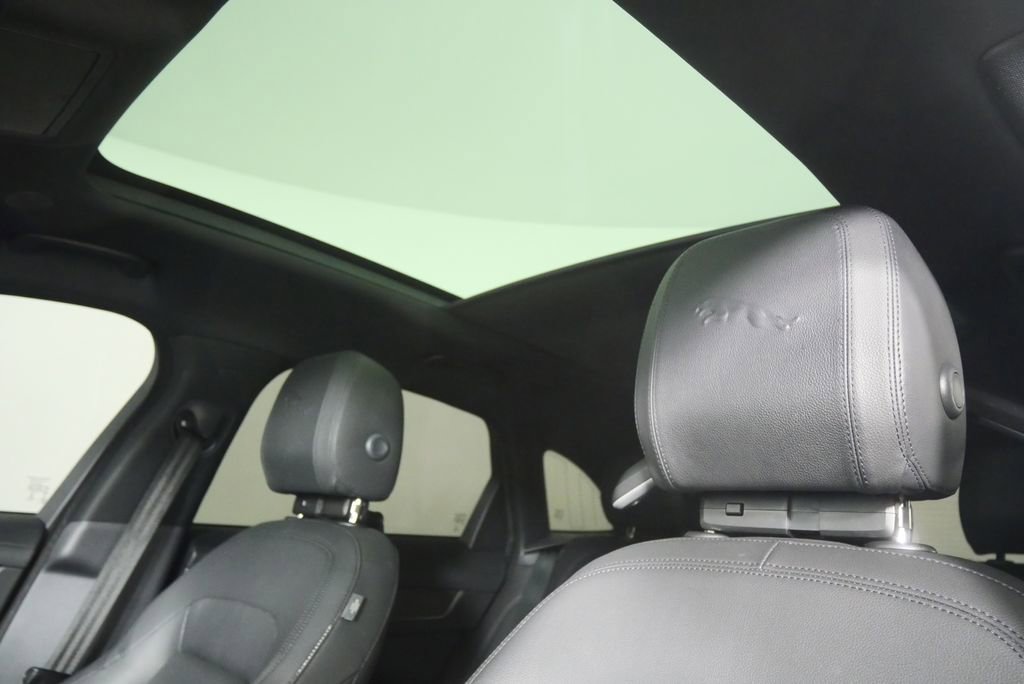 Used 2023 Jaguar F-PACE S AWD/4WD image 10