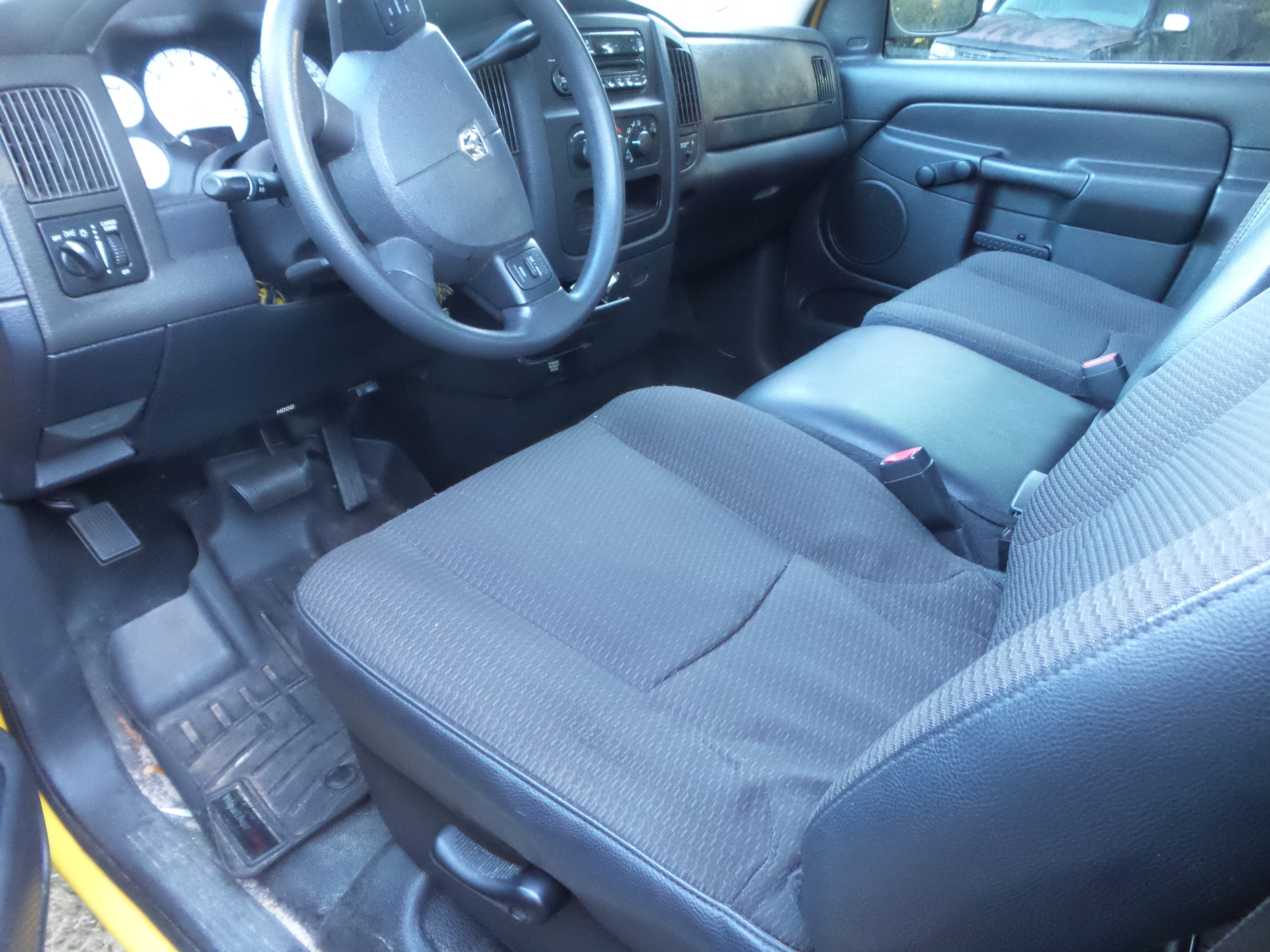 Used 2004 Dodge Ram 1500 Truck ST image 20