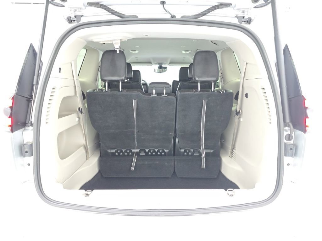 Used 2024 Chrysler Pacifica Touring-L image 50