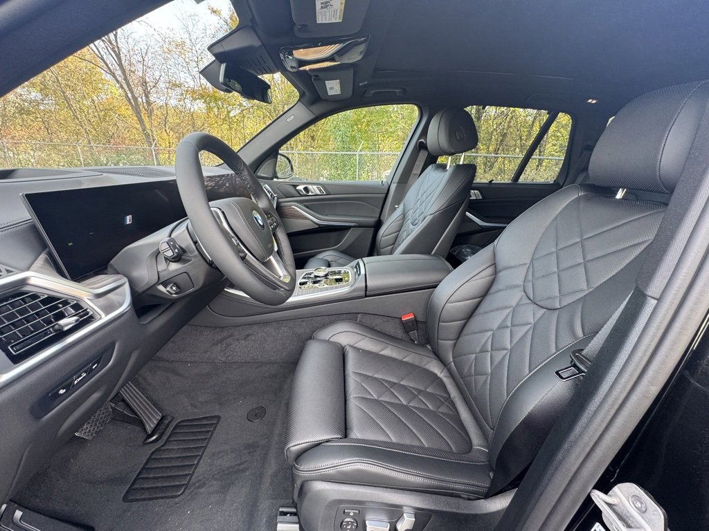 New 2026 BMW X5 xDrive50e w/ Executive Package image 12