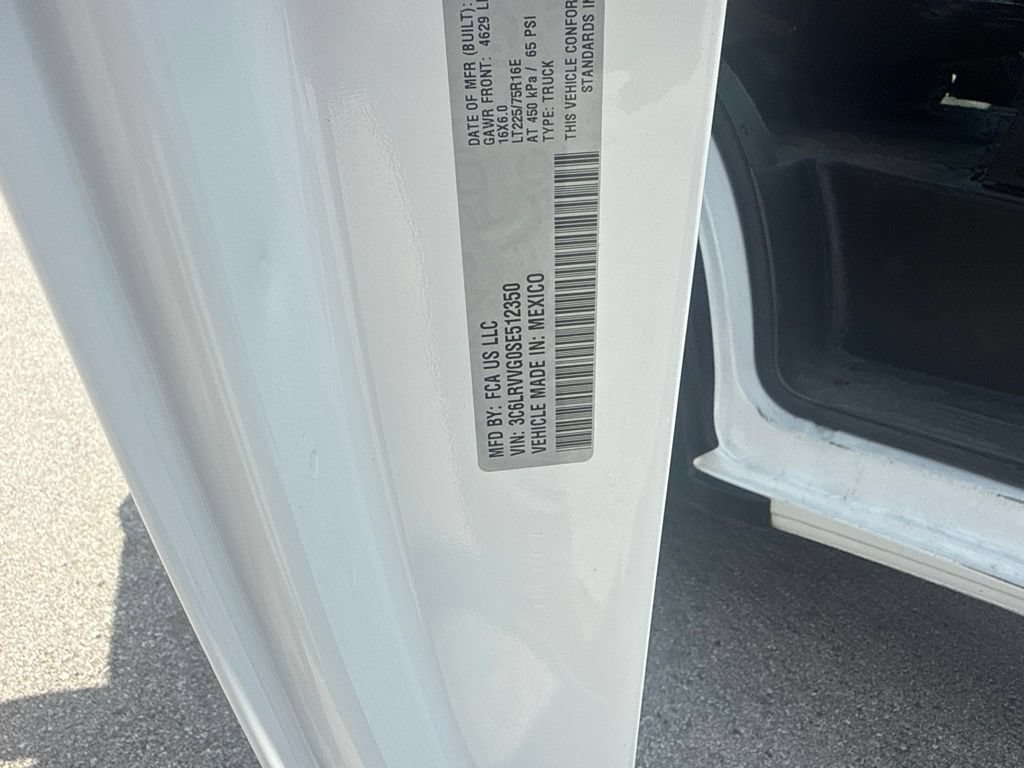 Used 2025 RAM ProMaster 2500 w/ Convenience Group FWD image 14