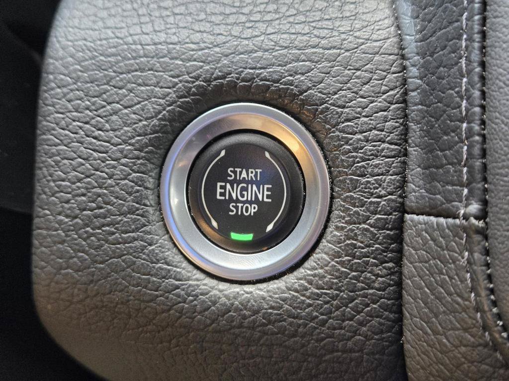 Used 2021 GMC Yukon Denali w/ Denali Ultimate Package AWD/4WD image 29