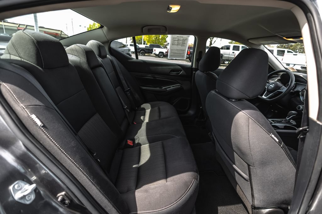 Used 2024 Nissan Altima 2.5 SV FWD image 32