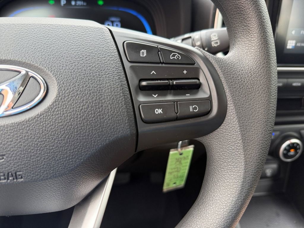 Used 2026 Hyundai Venue SE FWD image 21