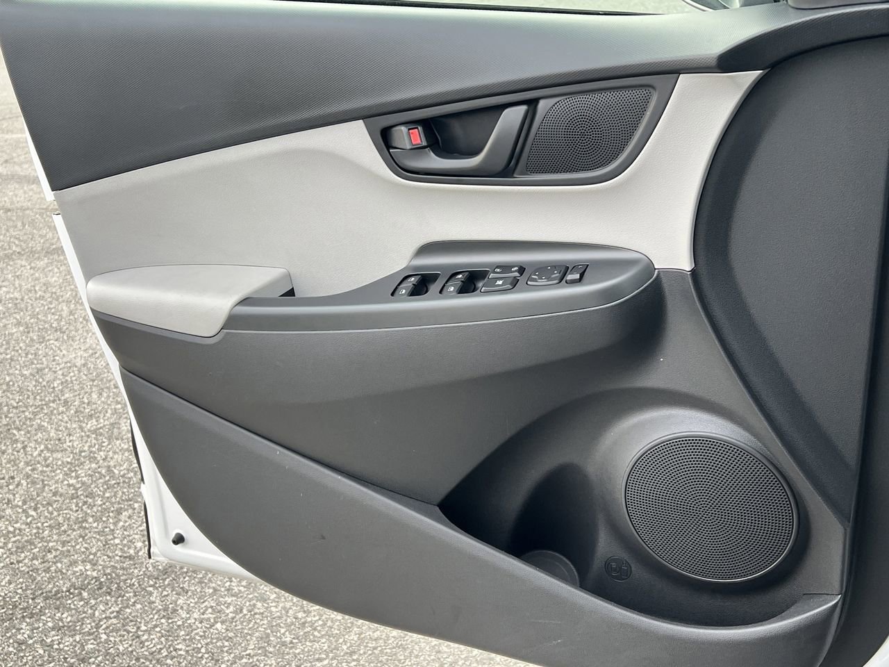 Used 2023 Hyundai Kona SEL image 16