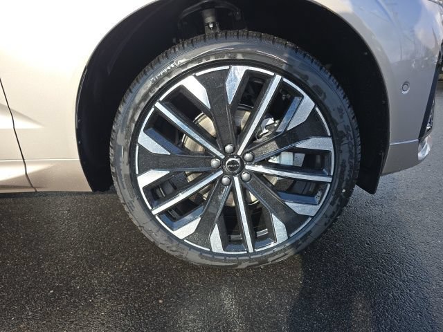 New 2026 Volvo XC60 B5 Ultra w/ Protection Package Premier AWD/4WD image 9