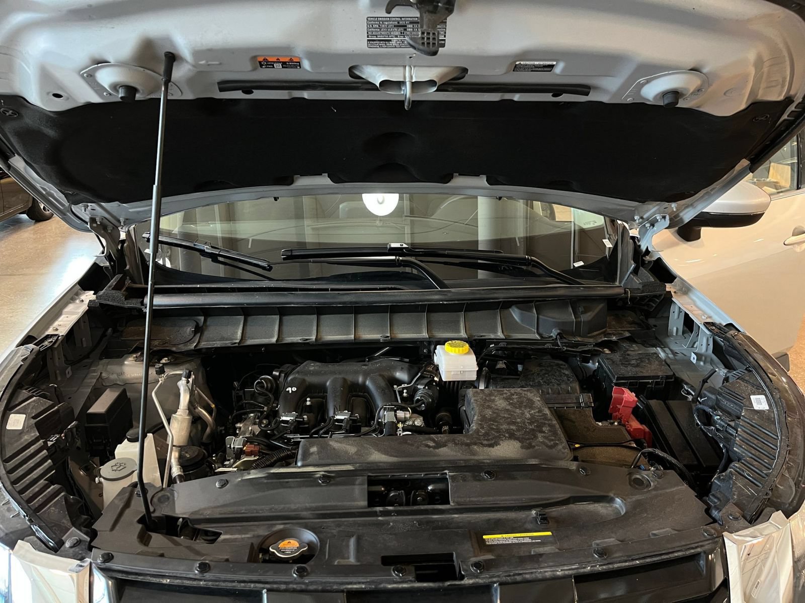 Used 2025 Nissan Pathfinder SV AWD/4WD image 34