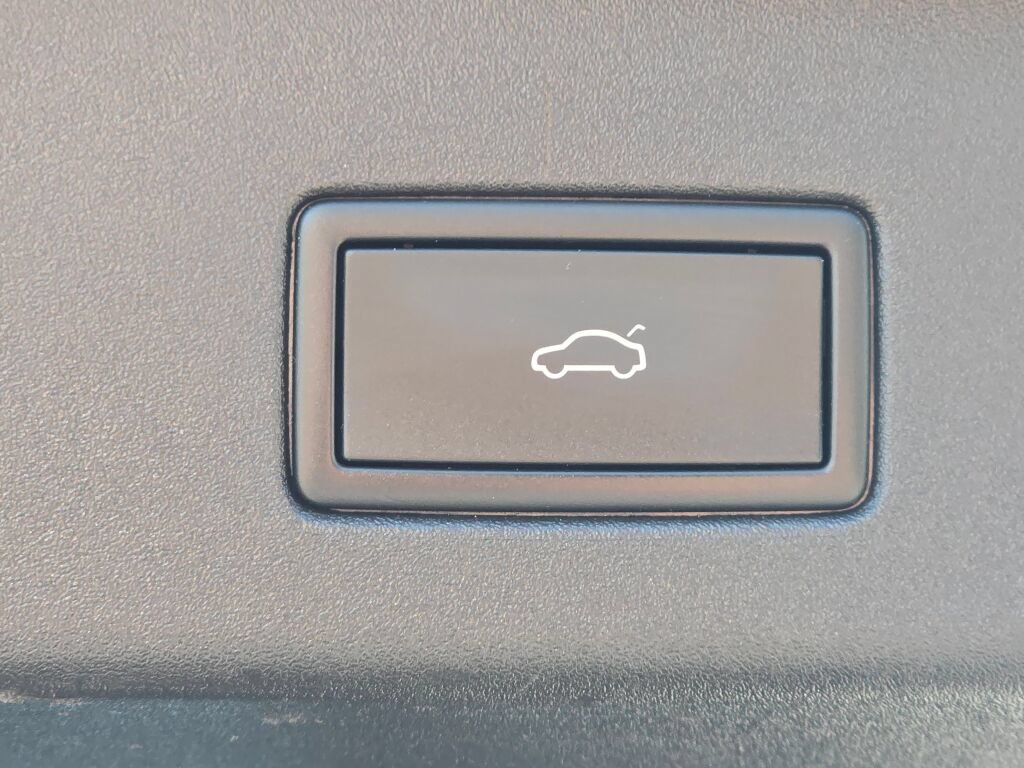 Used 2022 Volkswagen ID.4 Pro S RWD image 16