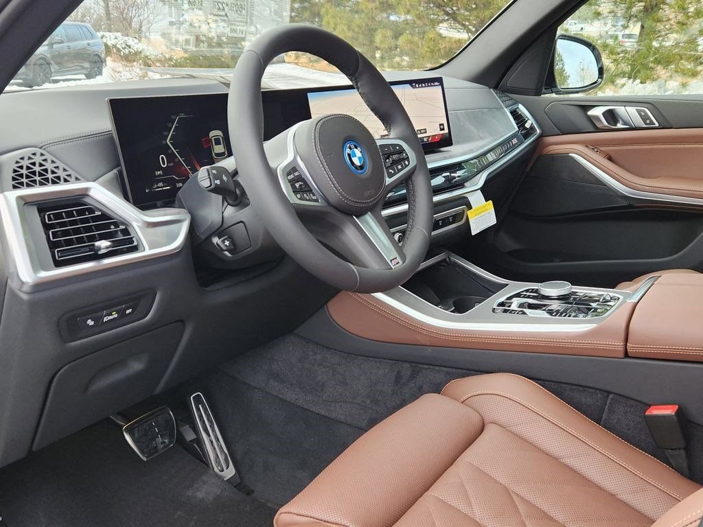 Used 2026 BMW X5 xDrive50e w/ M Sport Package AWD/4WD image 9