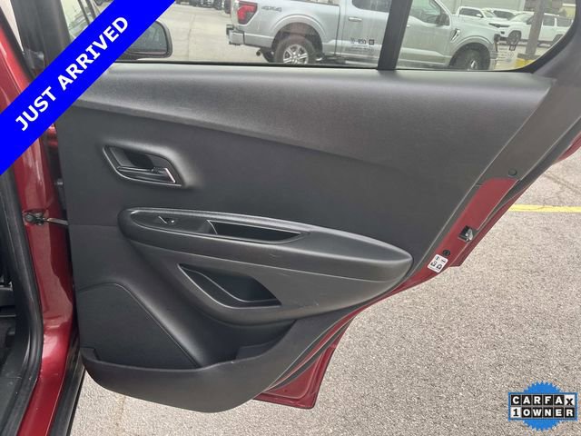 Used 2022 Chevrolet Trax LT w/ Driver Confidence Package AWD/4WD image 19