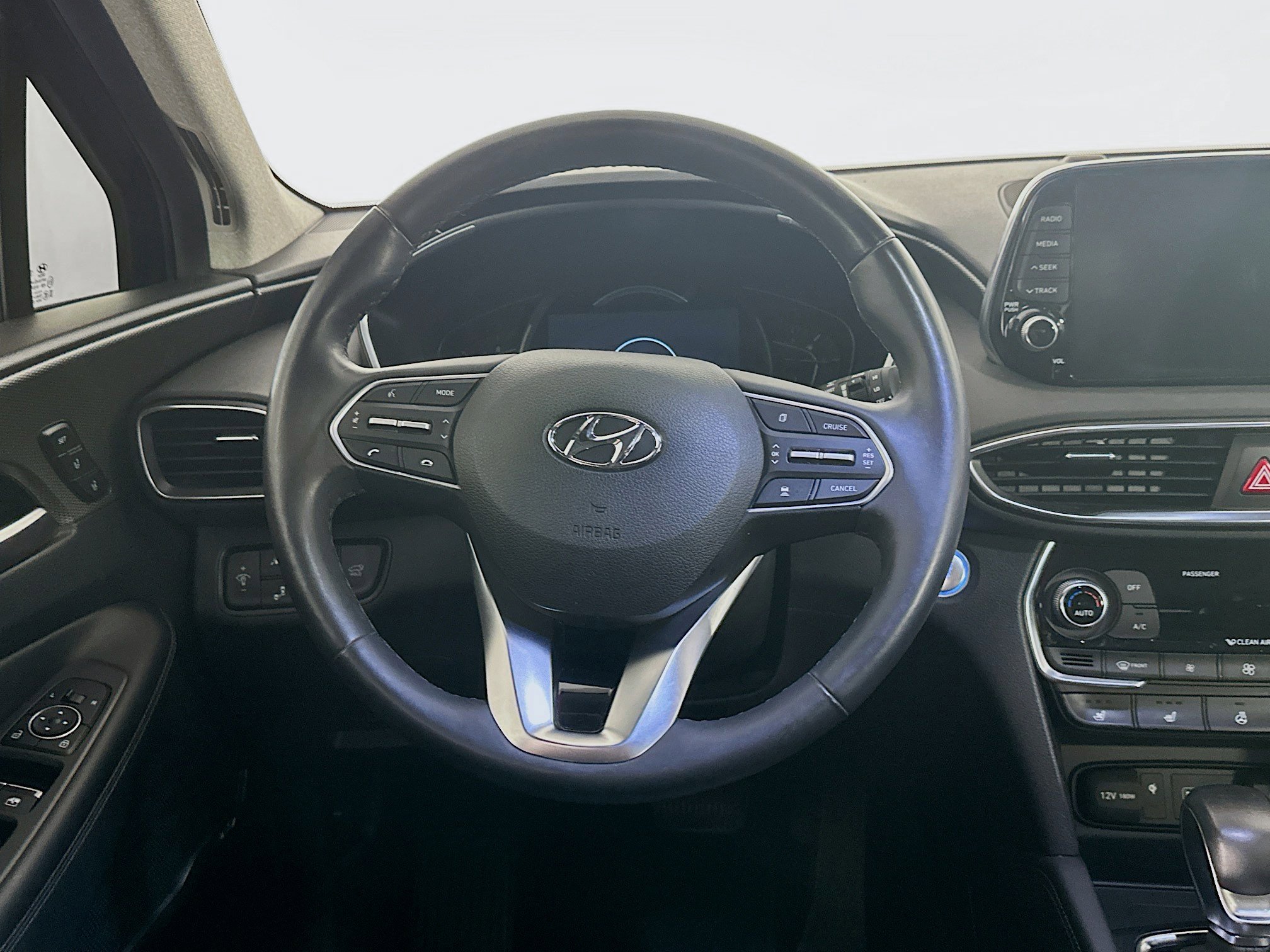 Used 2020 Hyundai Santa Fe Limited FWD image 18