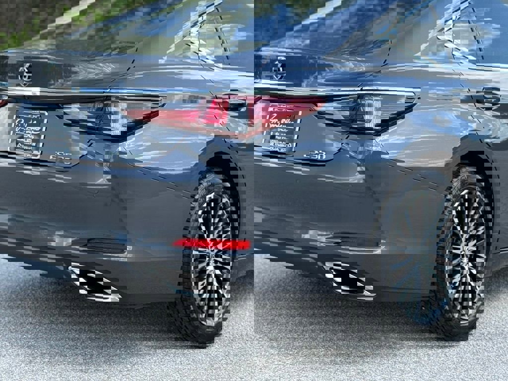Certified 2025 Lexus ES 350 w/ Premium Package image 15