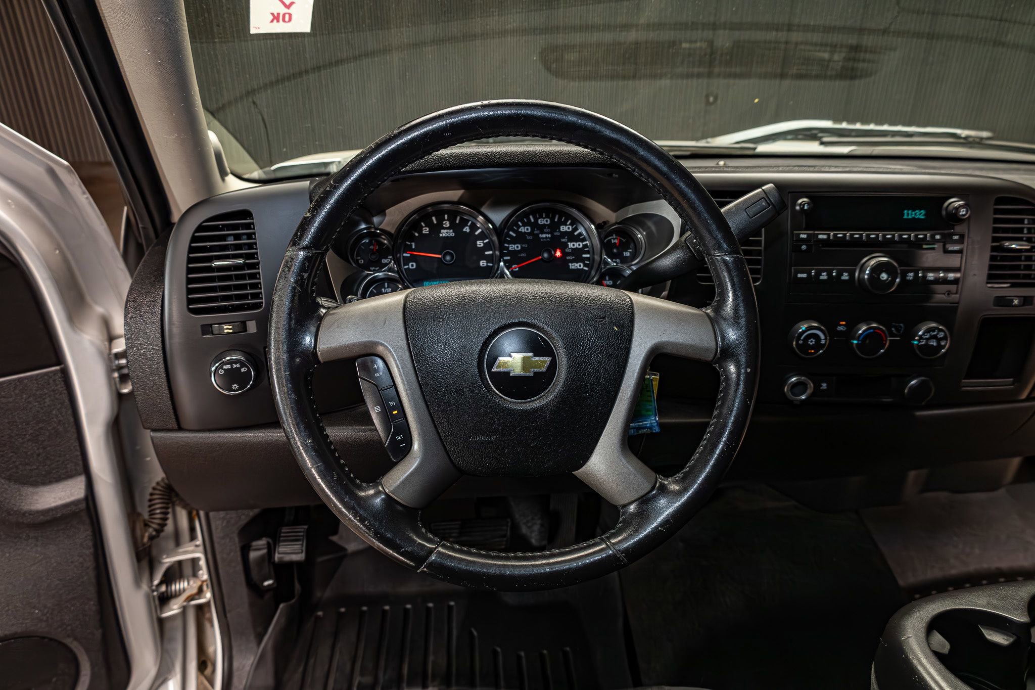 Used 2011 Chevrolet Silverado 1500 LT AWD/4WD image 13