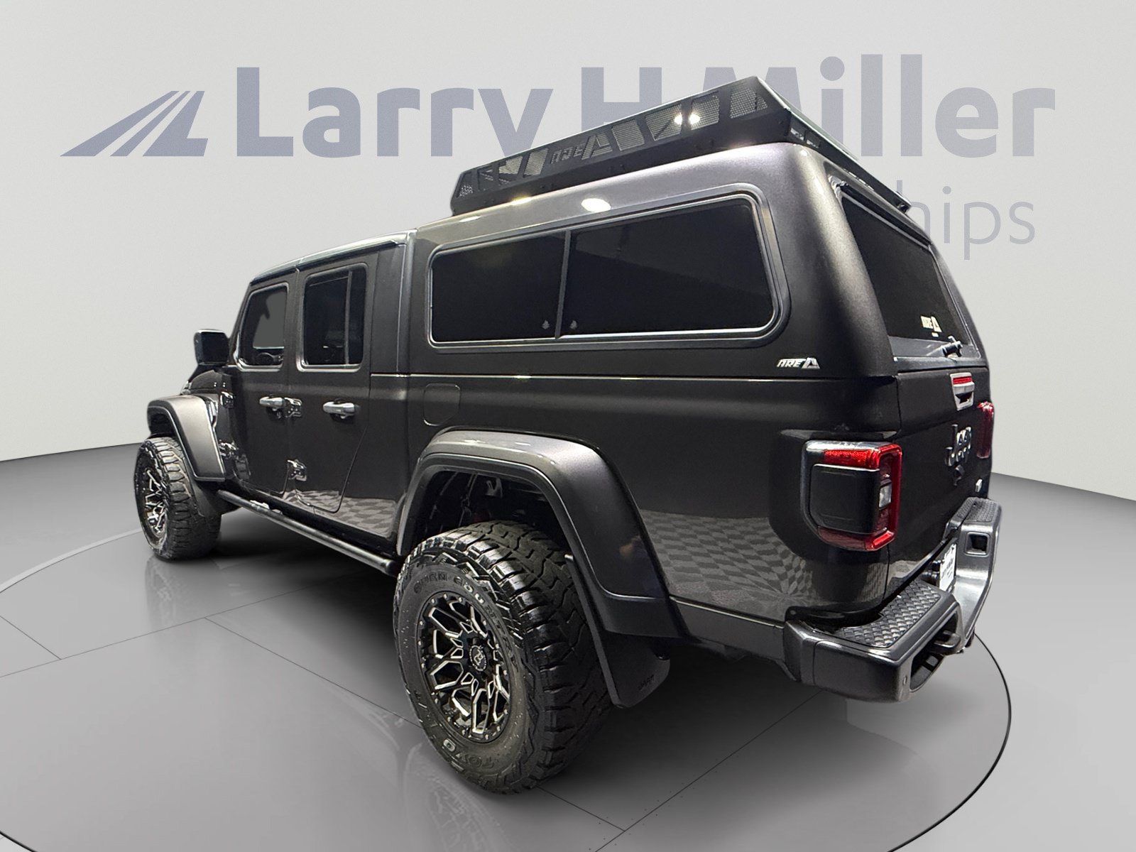 Used 2020 Jeep Gladiator Overland AWD/4WD image 3