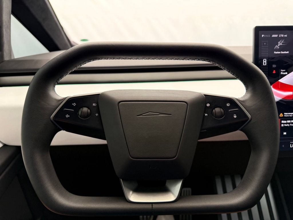 Used 2024 Tesla Cybertruck AWD Crew Cab image 38