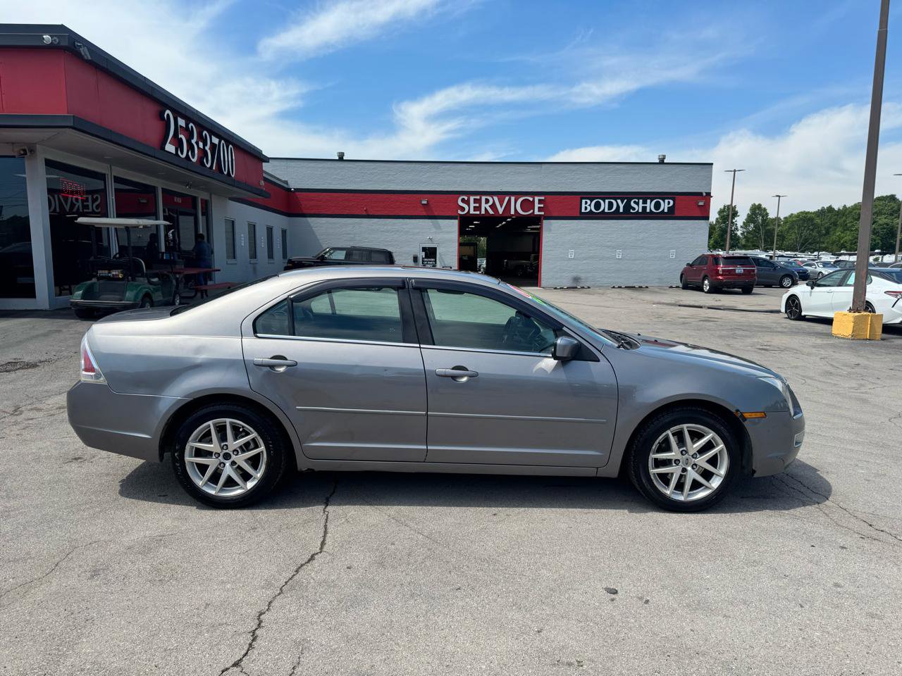 Used 2007 Ford Fusion SEL FWD image 2