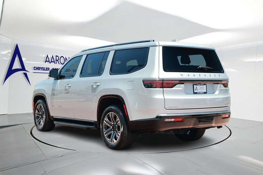 Used 2023 Jeep Wagoneer Series II AWD/4WD image 2